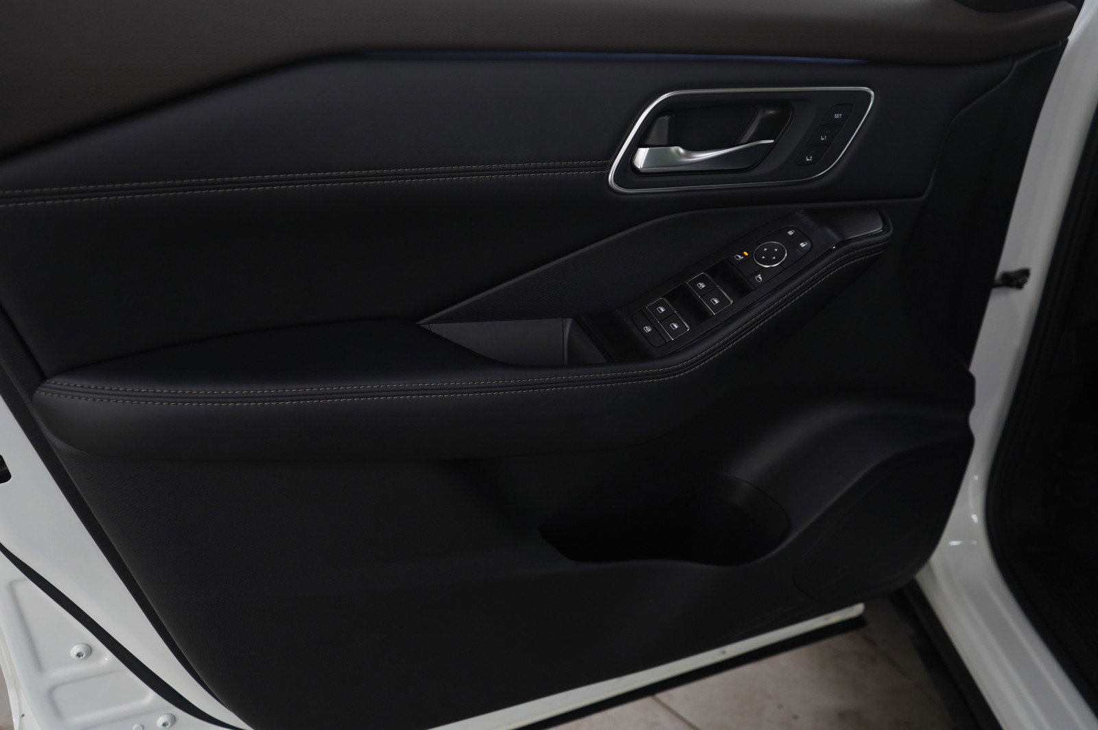 Used 2023 Nissan Rogue Platinum w/ Platinum Premium Package image 23