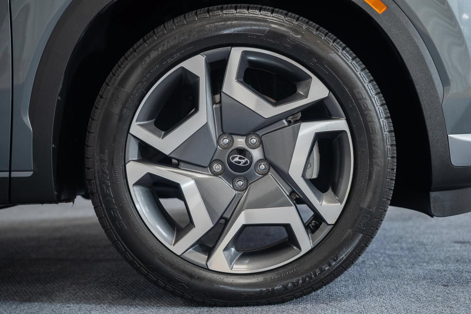 Used 2023 Hyundai Palisade Limited FWD image 17
