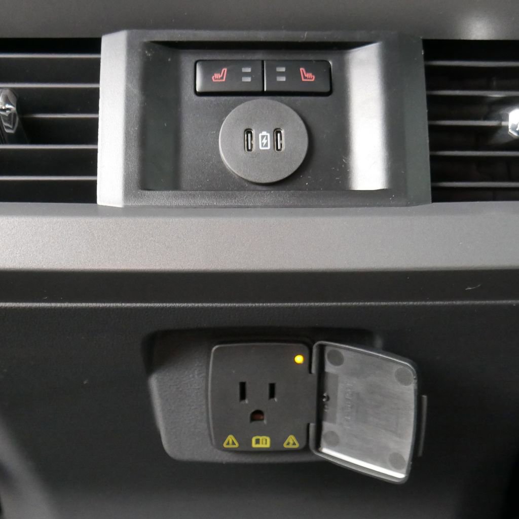 New 2026 Ford F250 Lariat w/ Black Appearance Package image 28