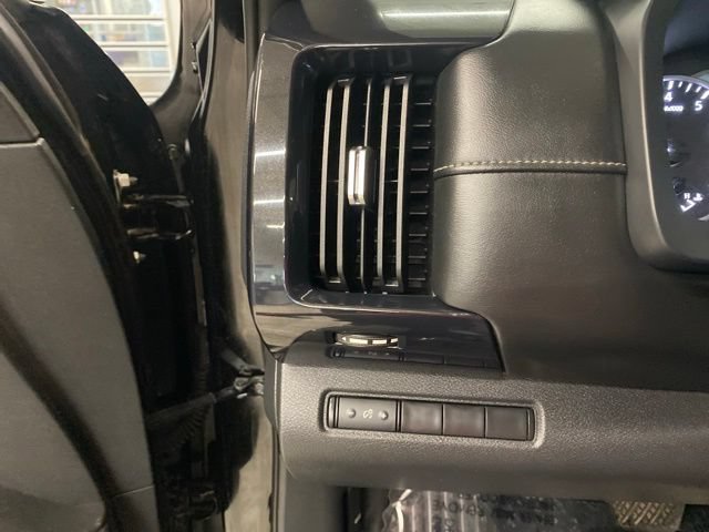 Used 2023 Nissan Pathfinder S AWD/4WD image 15