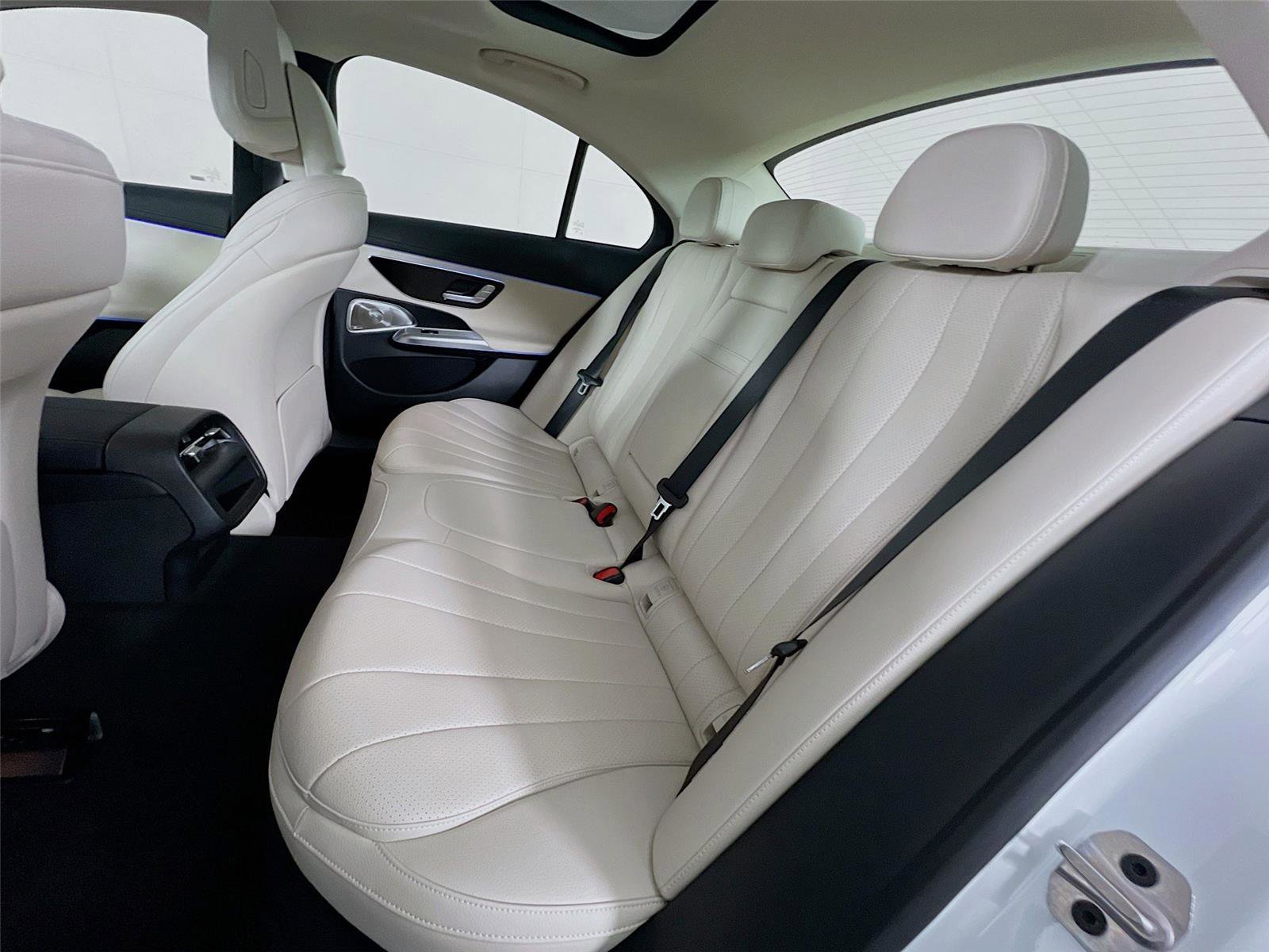 New 2026 Mercedes-Benz E 350 4MATIC Sedan image 22