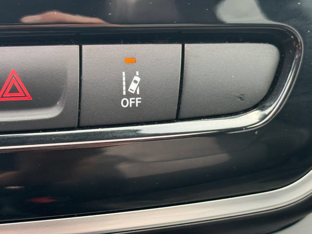 Used 2021 Jeep Cherokee Limited AWD/4WD image 34
