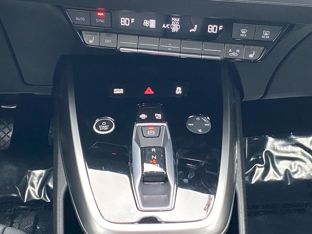 Used 2024 Audi Q4 e-tron Premium Plus w/ Premium Plus image 8