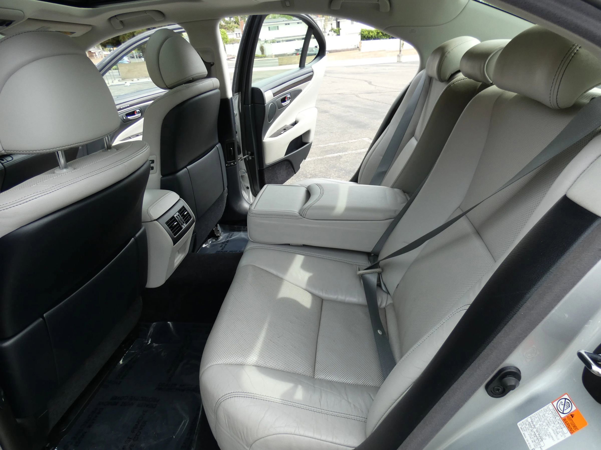 Used 2016 Lexus LS 460 w/ Comfort Package image 51