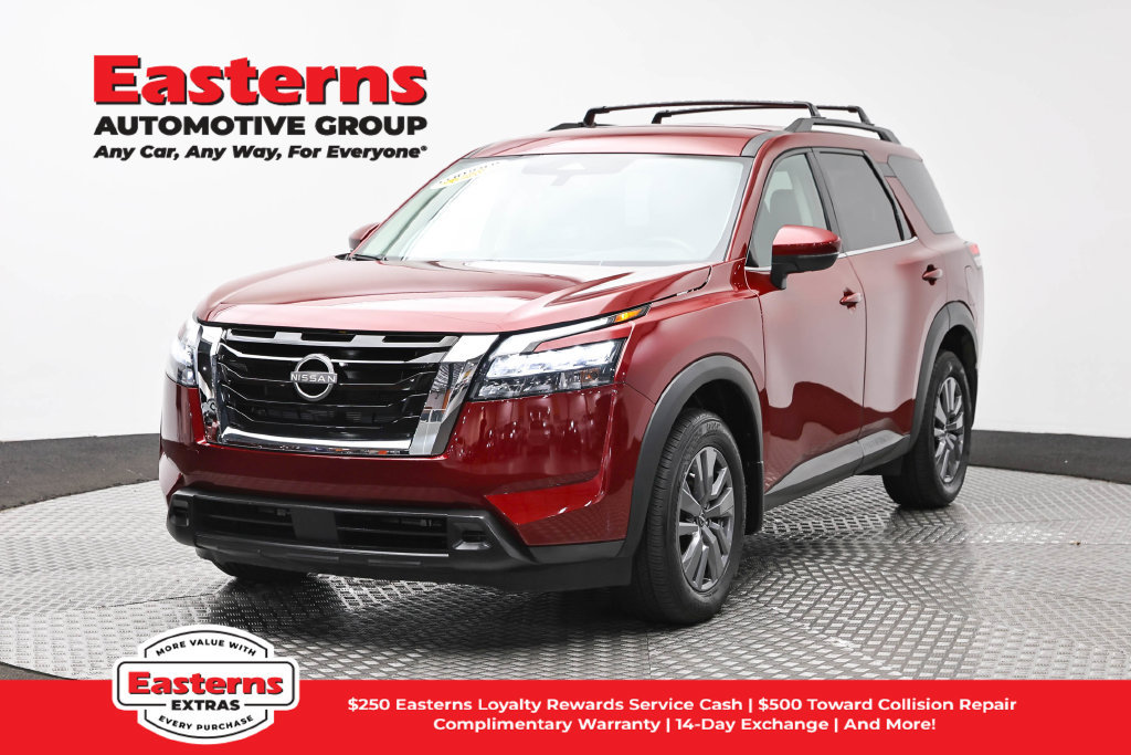 Used 2024 Nissan Pathfinder SV