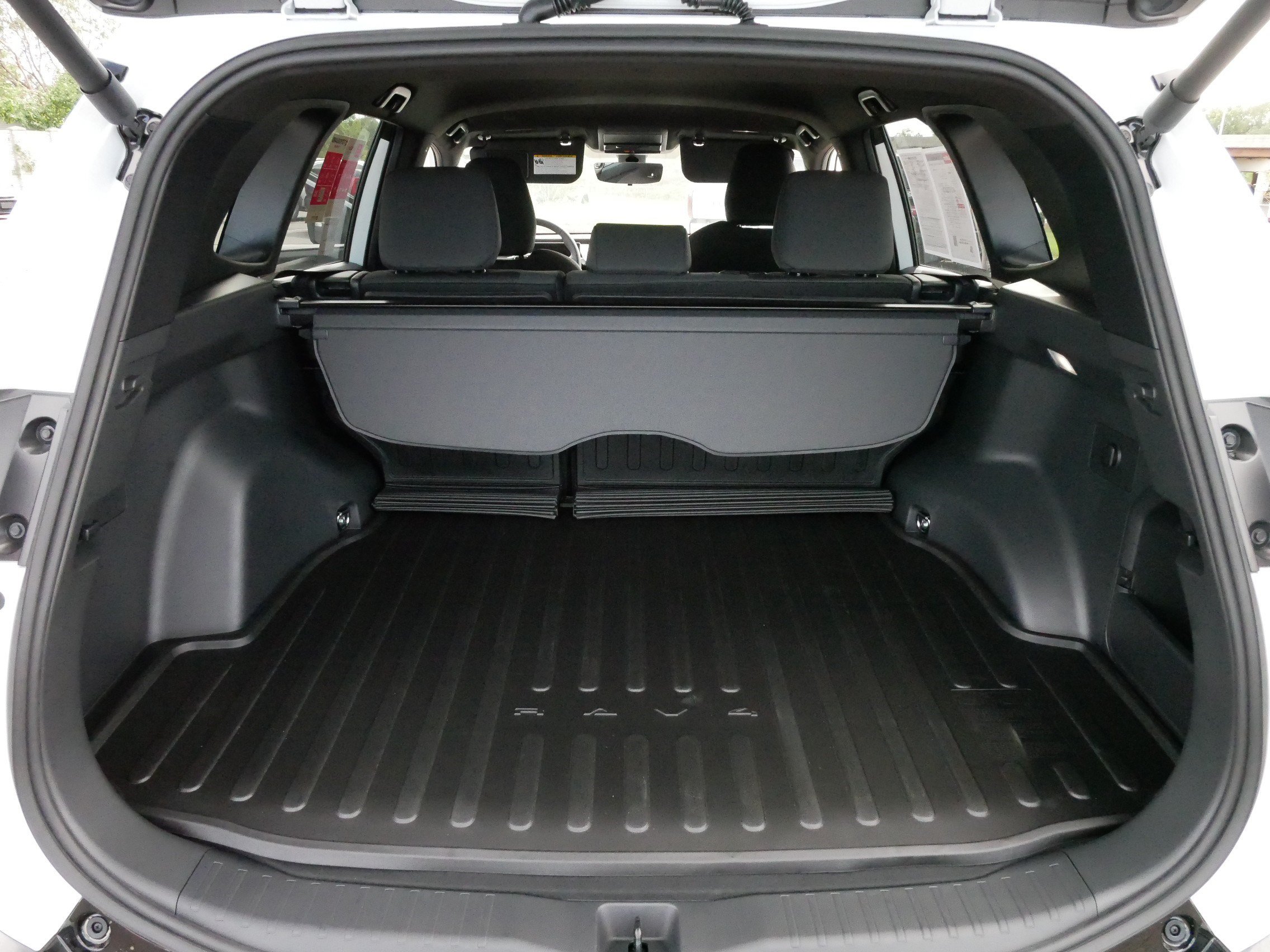Used 2026 Toyota RAV4 SE w/ Convenience Package AWD/4WD image 18