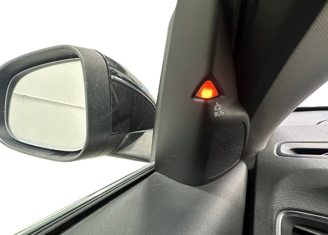 Used 2017 Volvo V60 T5 Platinum w/ Climate Package image 21