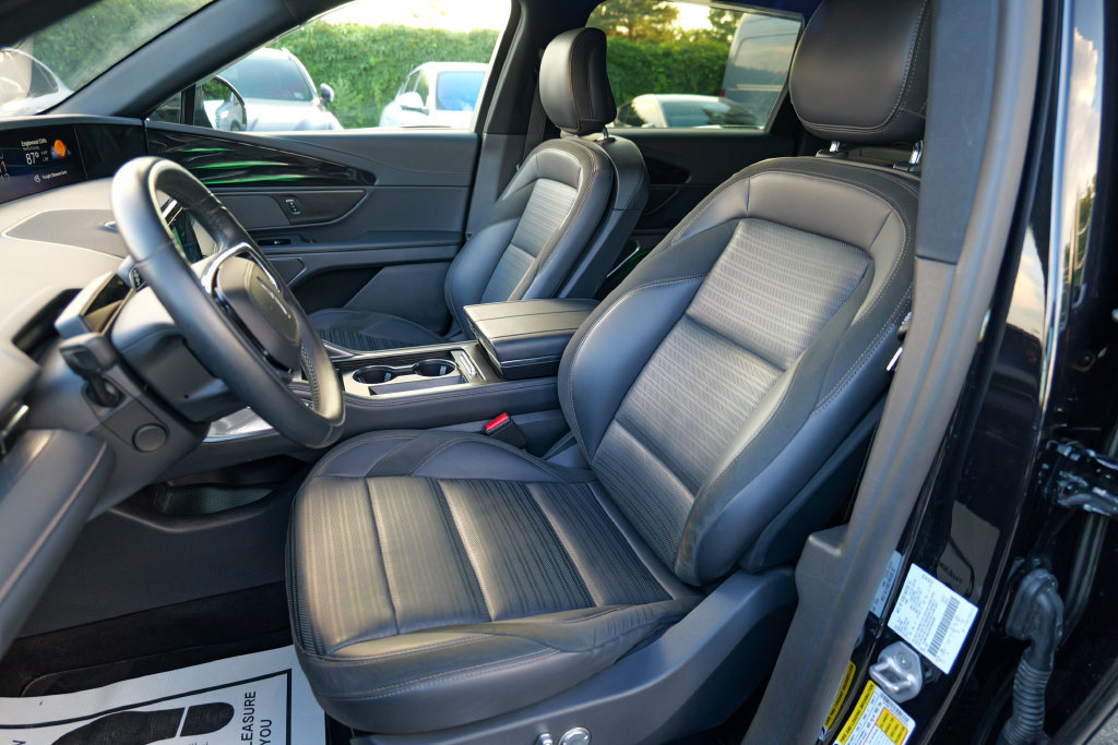 Used 2024 Lincoln Nautilus Reserve w/ Jet Appearance Package (87T) AWD/4WD image 22