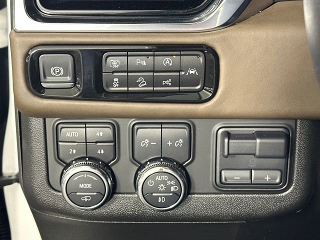 Used 2025 GMC Yukon Denali Ultimate w/ LPO, Floor Liner Package image 19