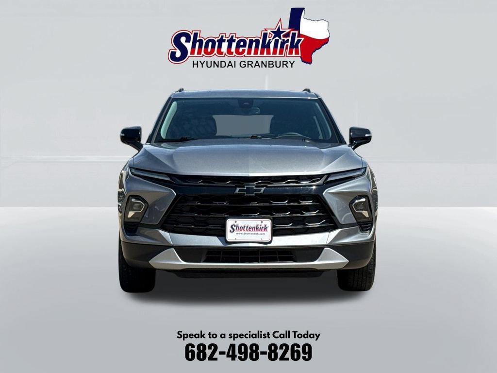 Used 2024 Chevrolet Blazer LT w/ Midnight/Sport Edition FWD image 2