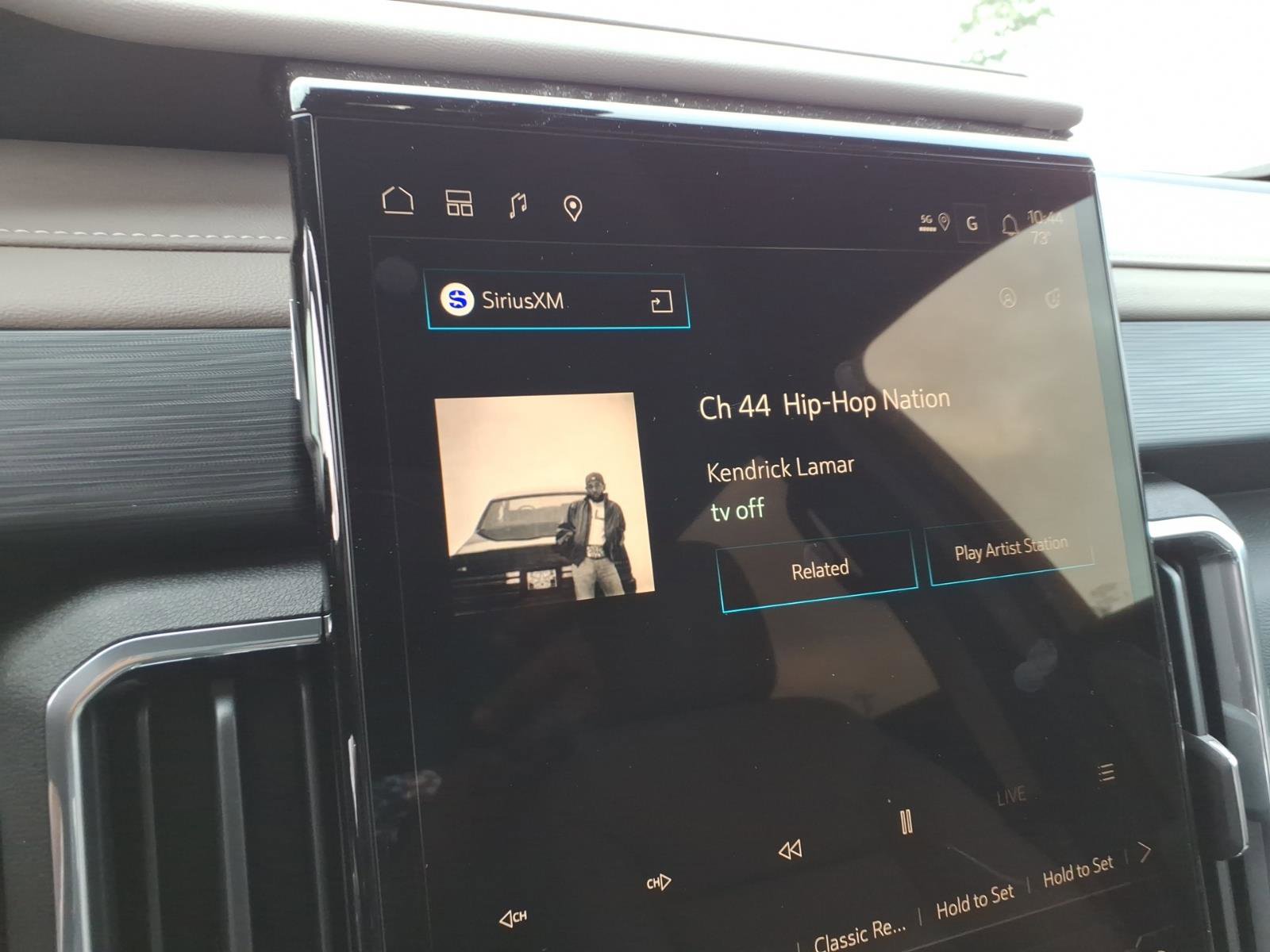 New 2026 GMC Acadia Elevation w/ Elevation Premium Package AWD/4WD image 13