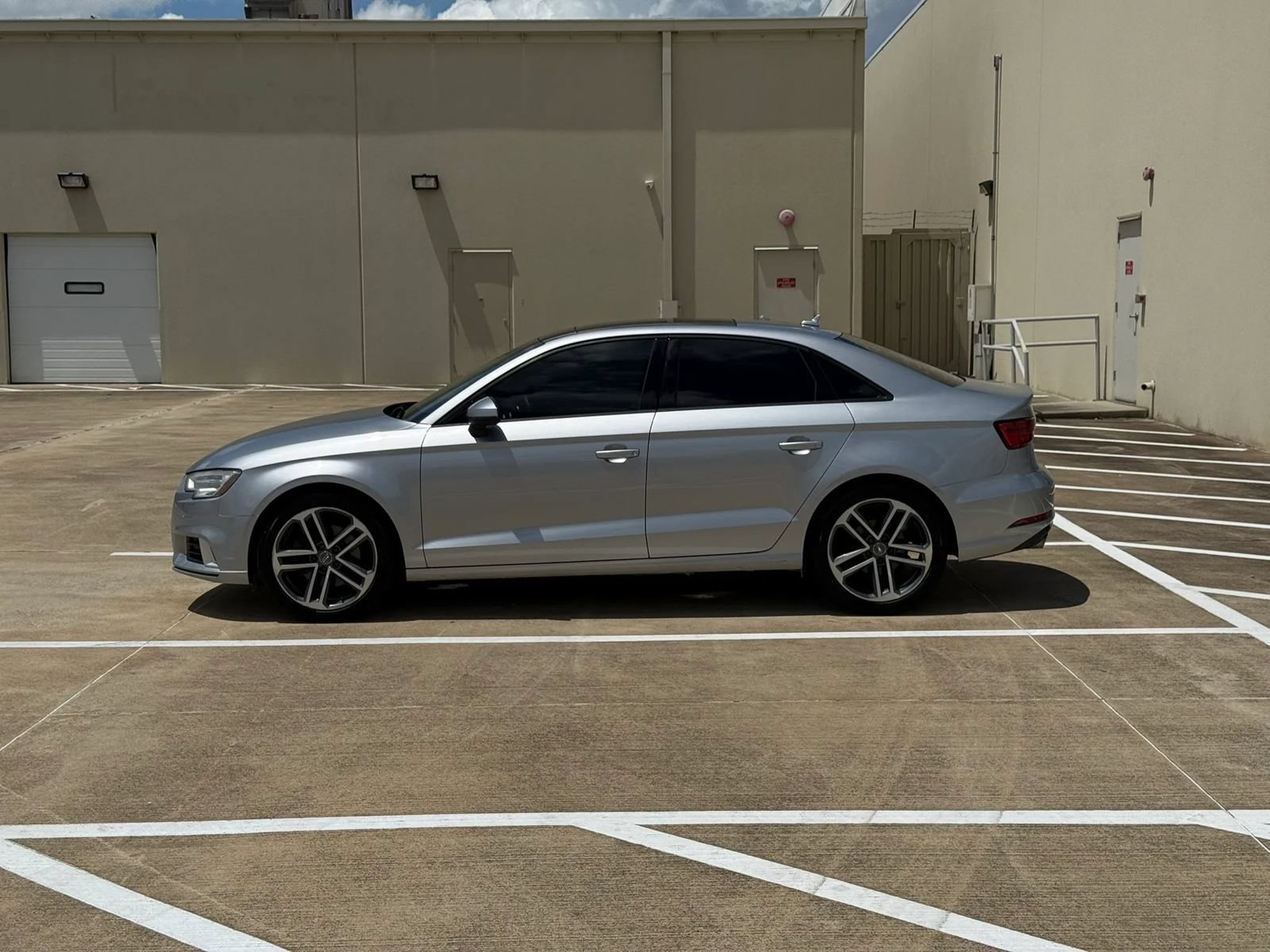 Used 2018 Audi A3 2.0T Premium w/ Convenience Package FWD image 4