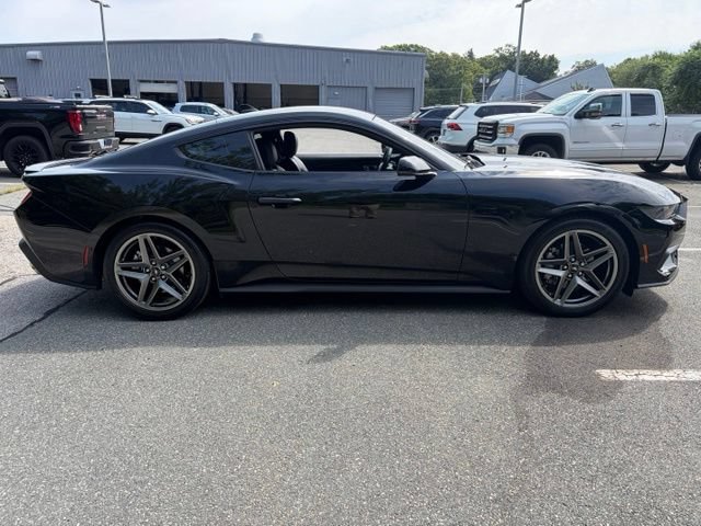 Used 2025 Ford Mustang Premium RWD image 5