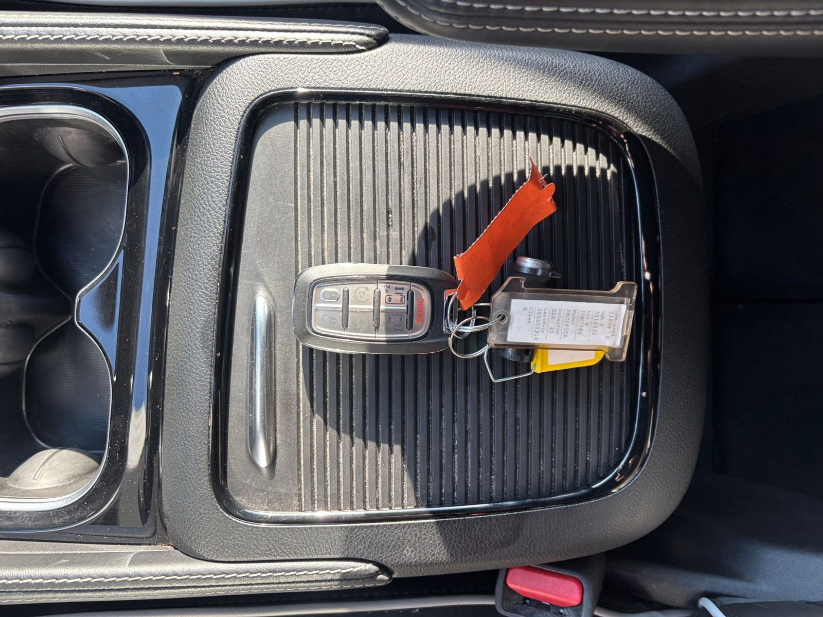 Used 2025 Chrysler Pacifica Limited image 21