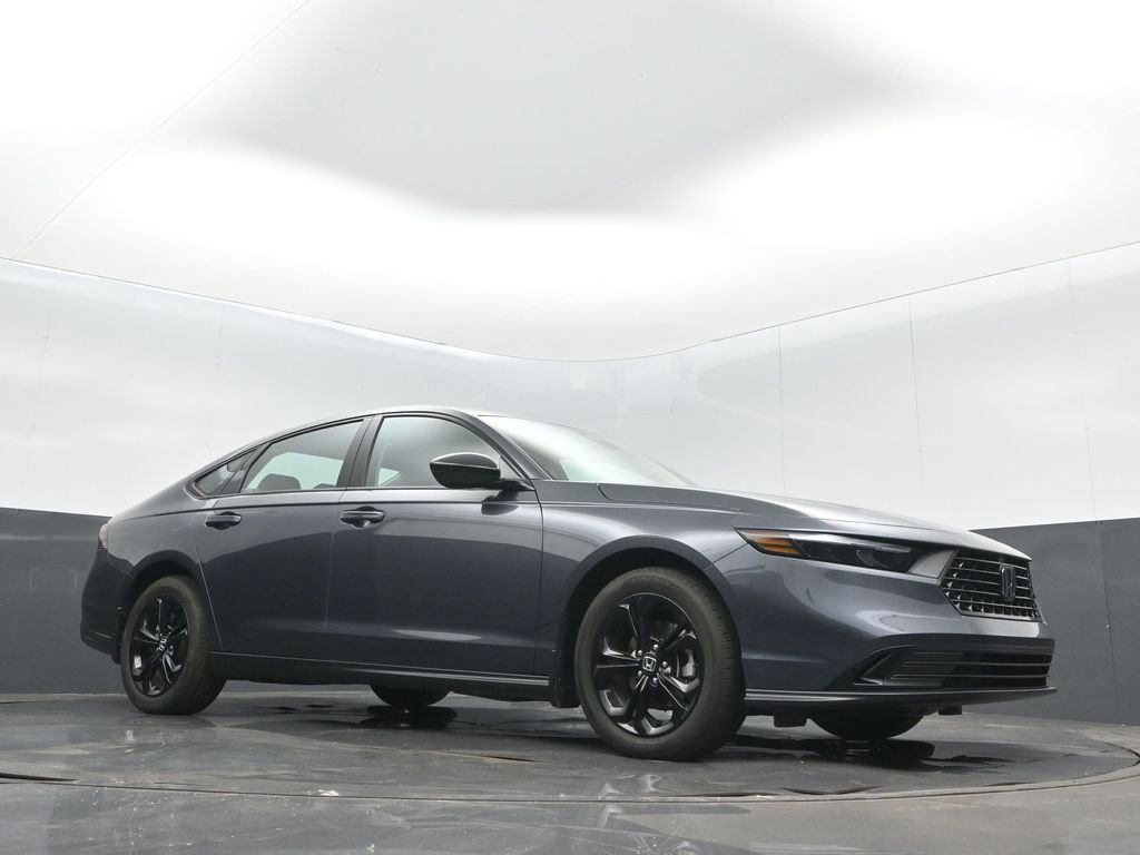 Used 2025 Honda Accord SE image 10