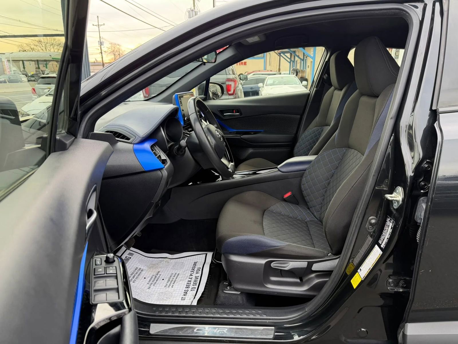 Used 2021 Toyota C-HR XLE image 16