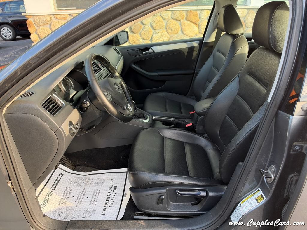 Used 2014 Volkswagen Jetta SE FWD image 3