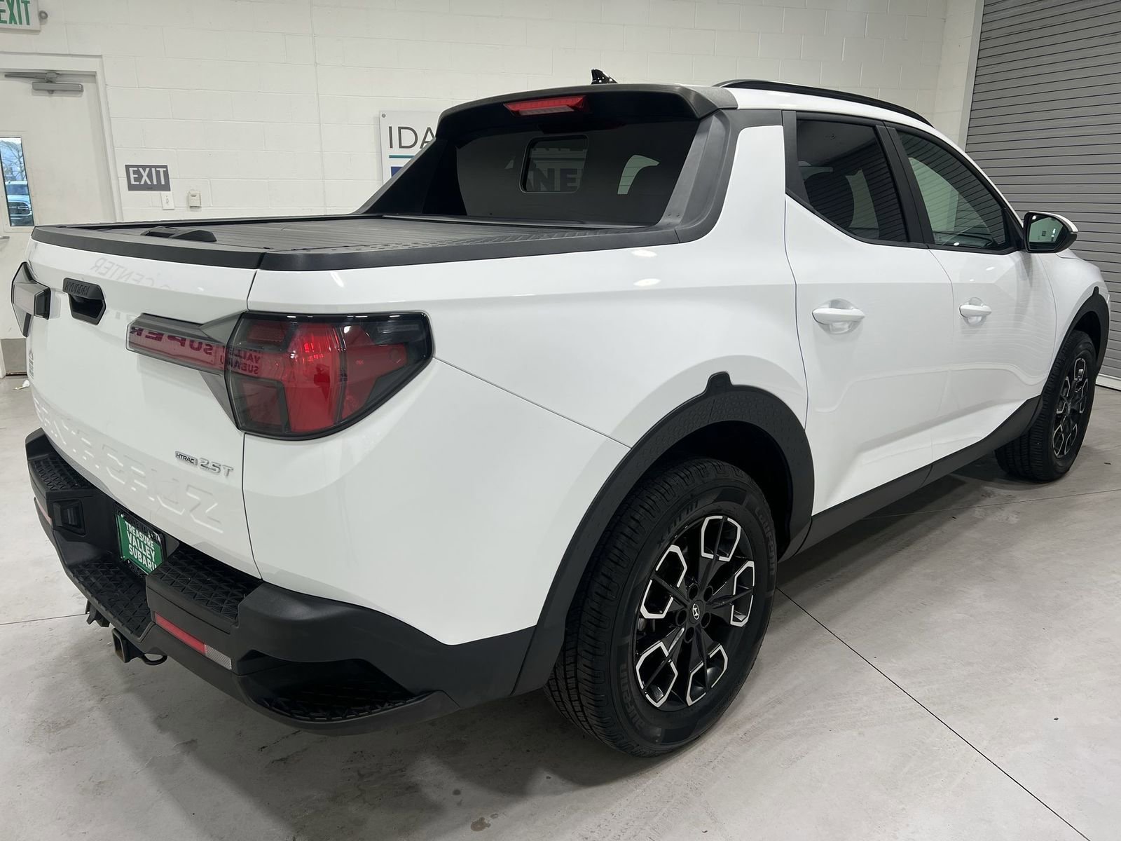 Used 2022 Hyundai Santa Cruz SEL Premium image 8