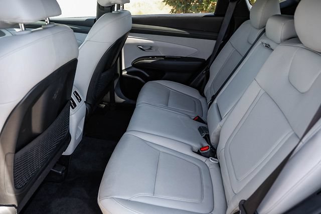 Certified 2025 Hyundai Tucson Limited FWD image 17
