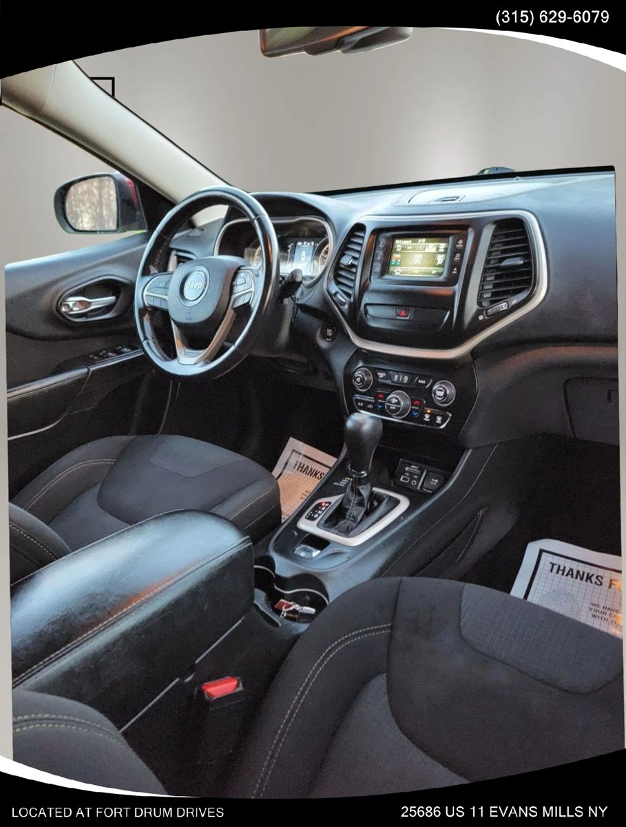 Used 2016 Jeep Cherokee Latitude w/ Comfort/Convenience Group AWD/4WD image 18