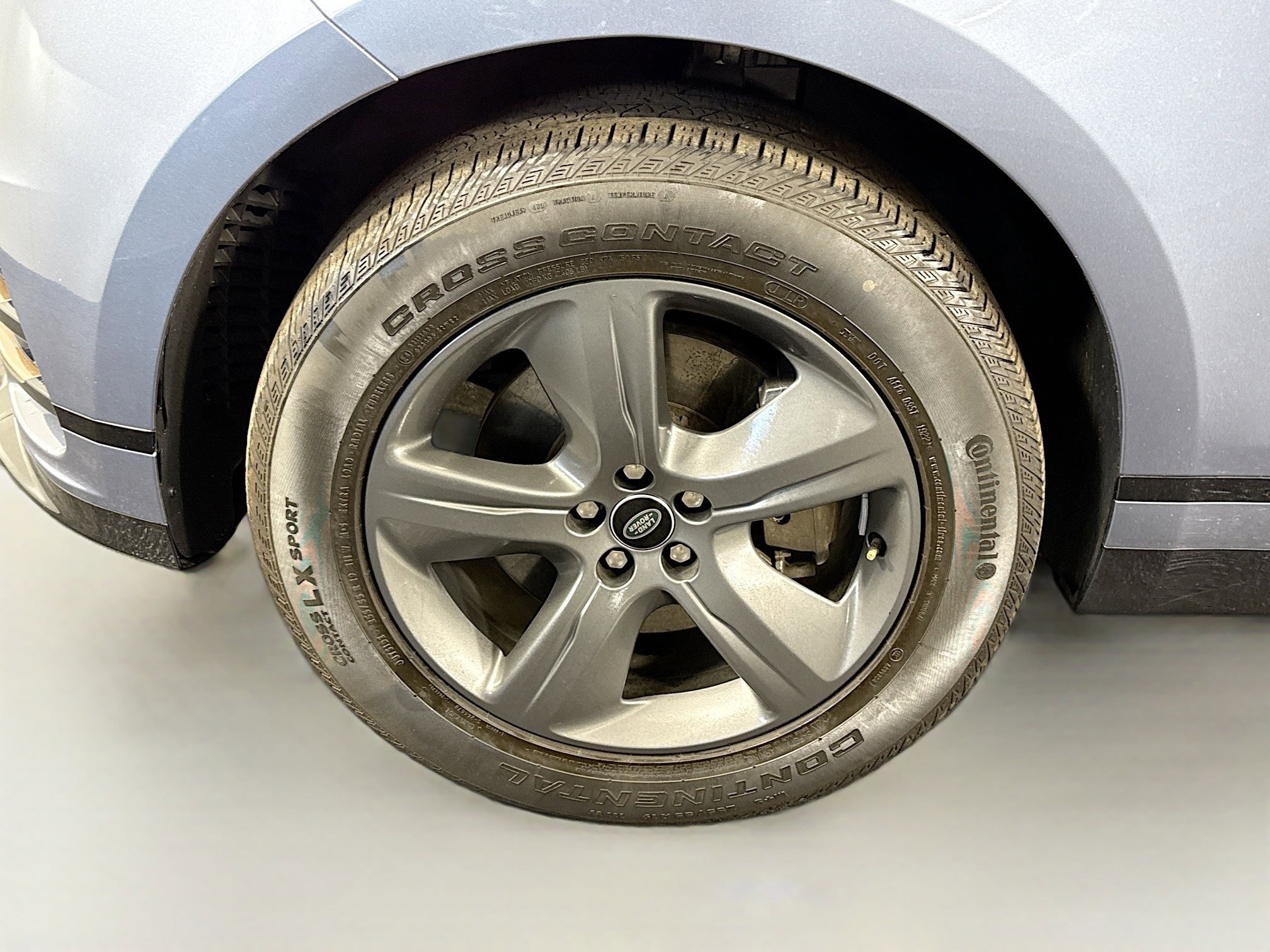 Used 2023 Land Rover Range Rover Velar R-Dynamic S image 38