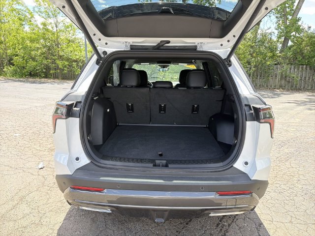 Certified 2025 Chevrolet Equinox ACTIV w/ Safety and Technology Package FWD image 16