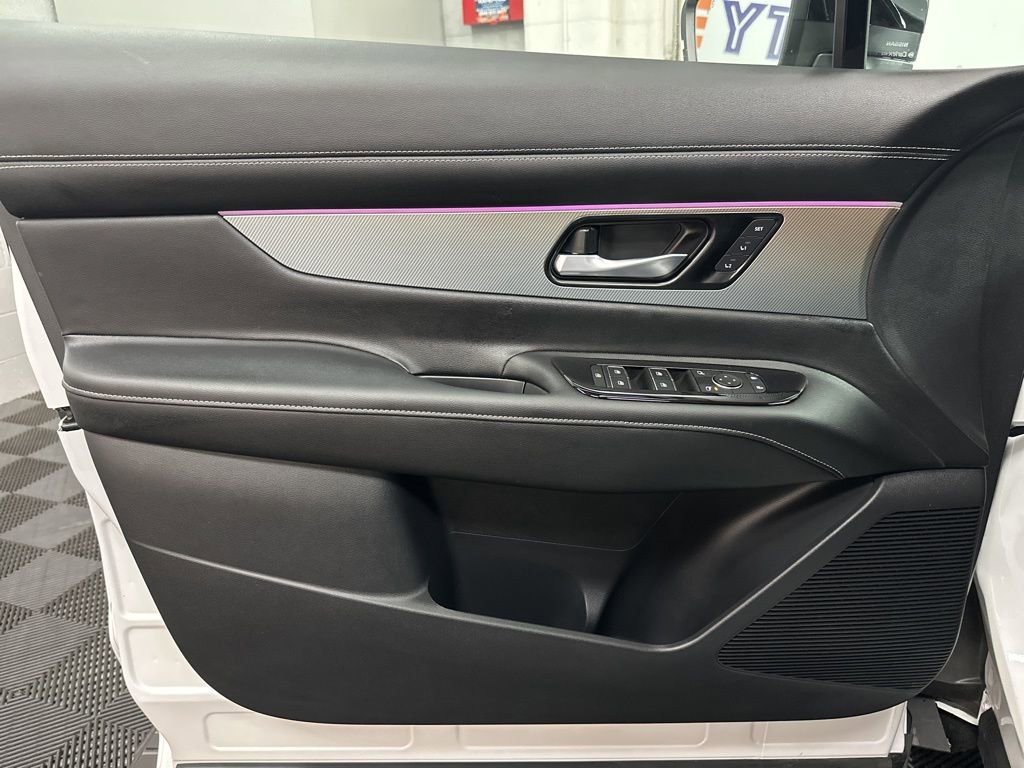 Used 2025 Nissan Murano SL AWD/4WD image 17