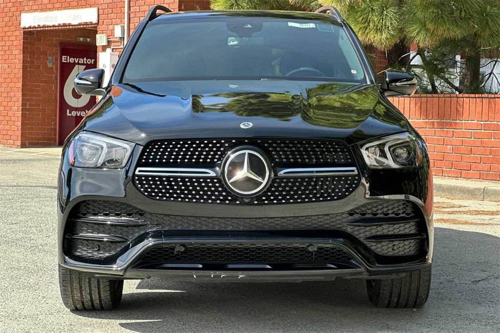 Used 2022 Mercedes-Benz GLE 350 4MATIC w/ AMG Line Exterior image 9
