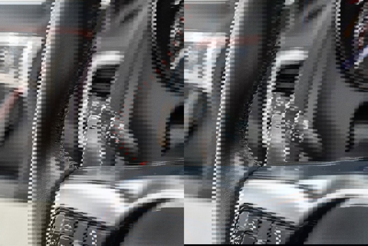 Used 2020 Jaguar F-TYPE SVR image 89