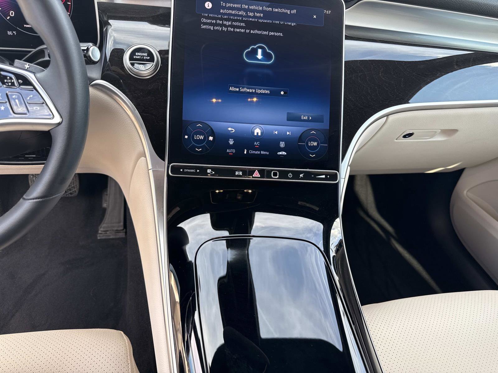 Used 2025 Mercedes-Benz GLC 300 image 28