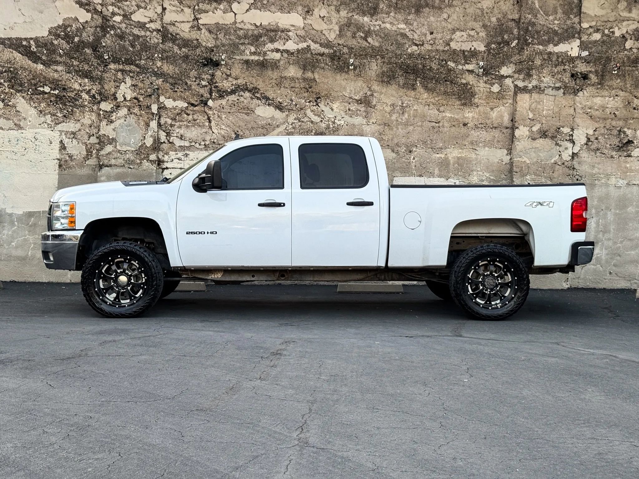 Used 2013 Chevrolet Silverado 2500 LT w/ Interior Plus Package image 7