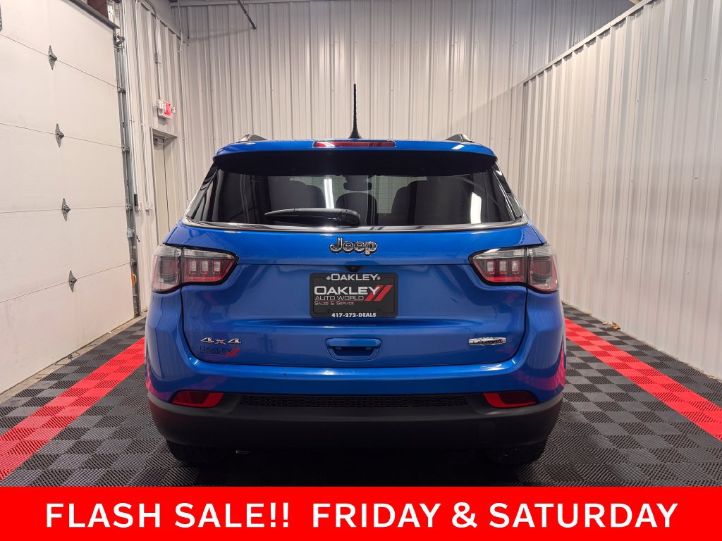 Used 2024 Jeep Compass Latitude AWD/4WD image 3