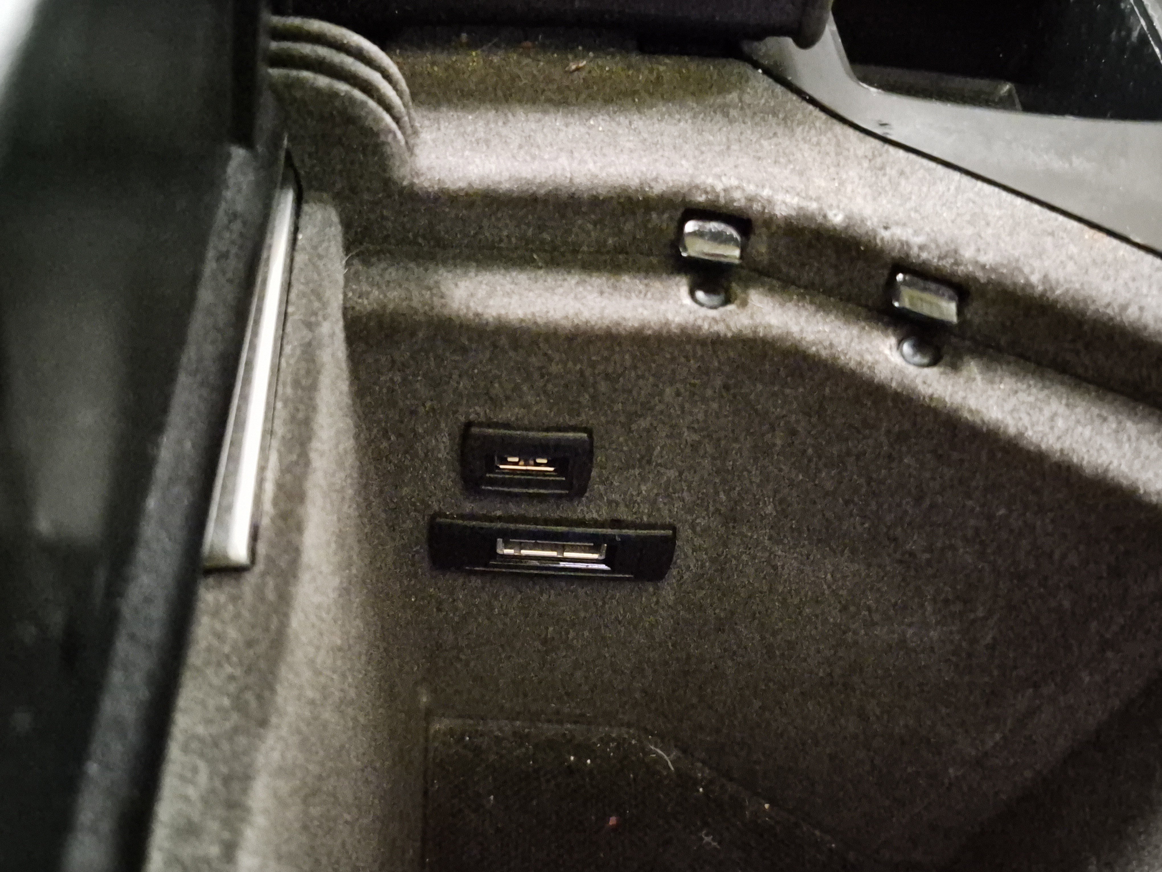 Used 2014 Mercedes-Benz GL 450 4MATIC image 32