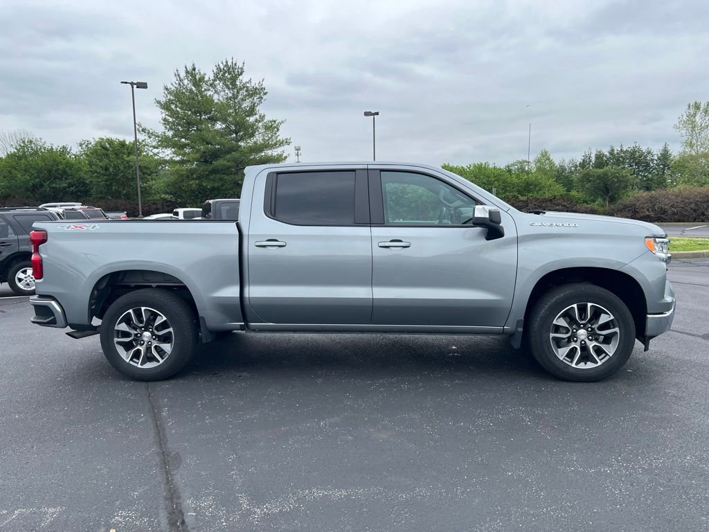 Used 2024 Chevrolet Silverado 1500 LT AWD/4WD image 5