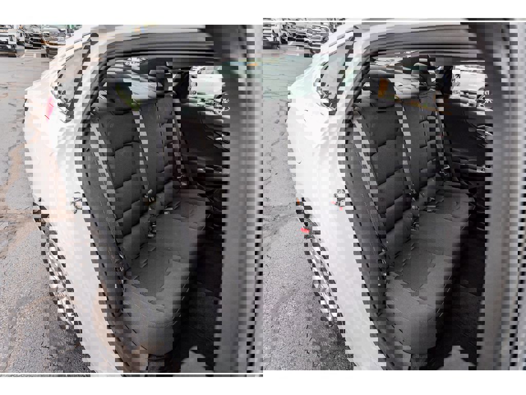 Used 2020 Chevrolet Malibu LS image 24