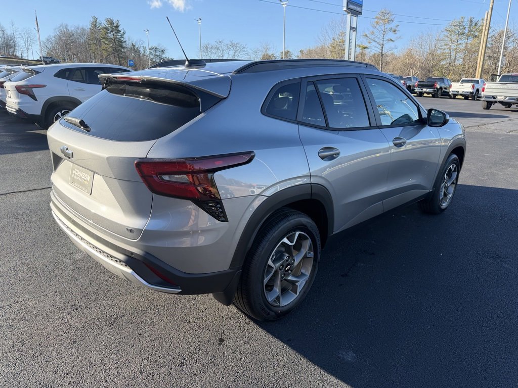 New 2026 Chevrolet Trax LT w/ Sunroof Package image 11