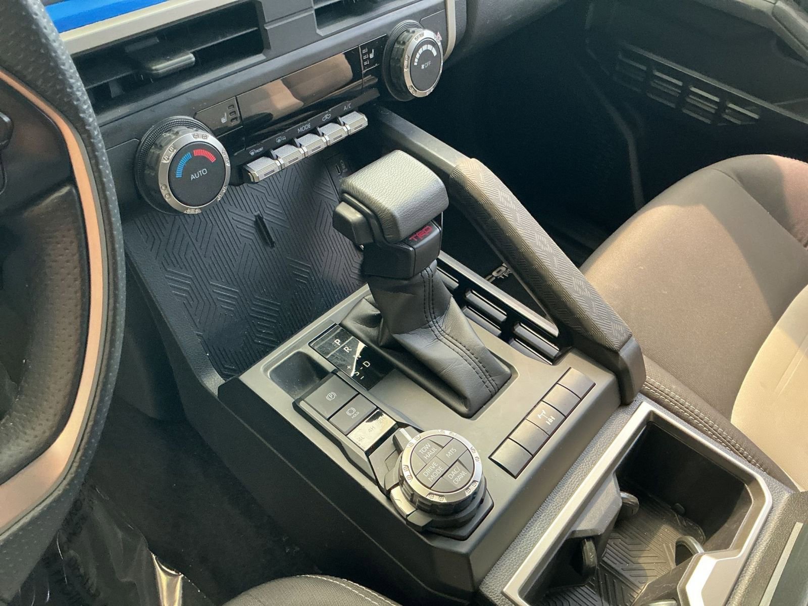 Used 2025 Toyota Tacoma TRD Off-Road AWD/4WD image 36