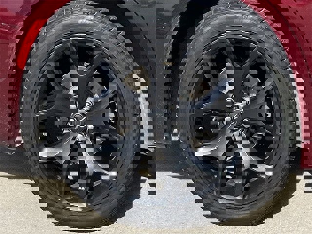 Used 2023 Chrysler 300 Touring w/ Sport Appearance Package image 8