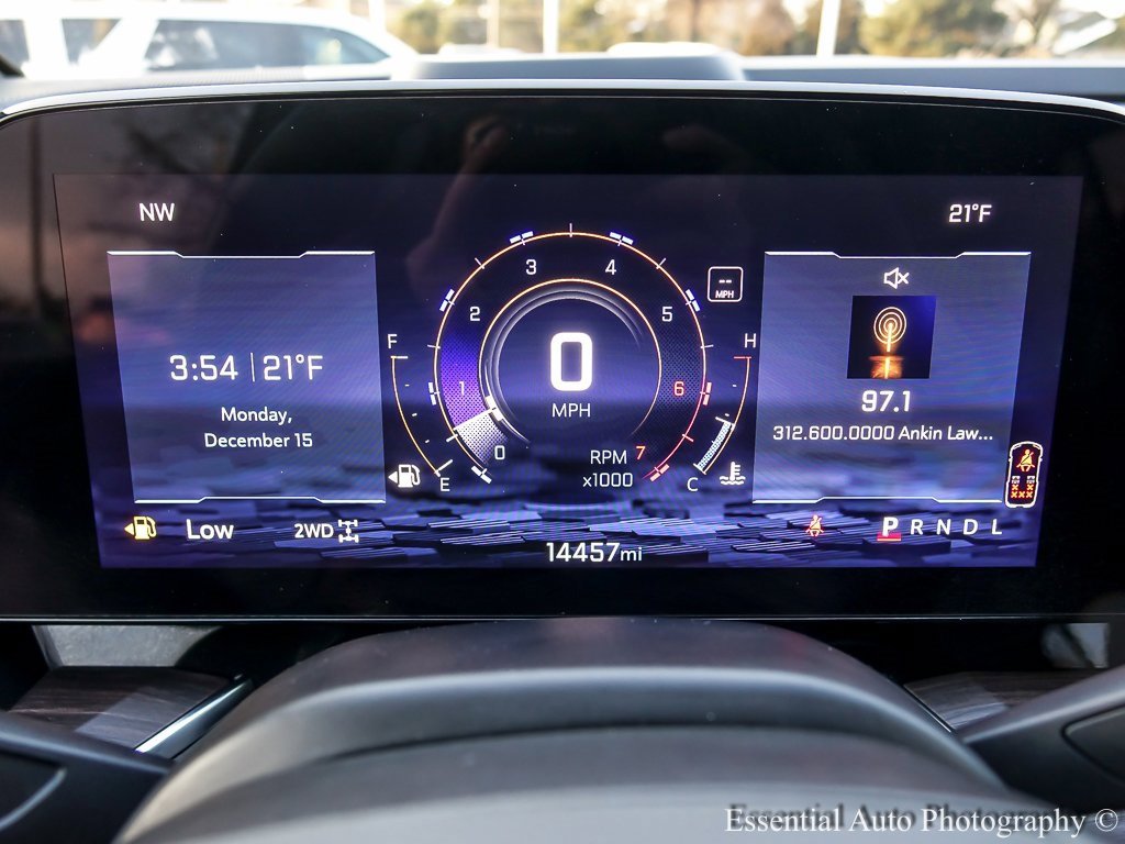 Used 2025 Chevrolet Suburban Premier image 21