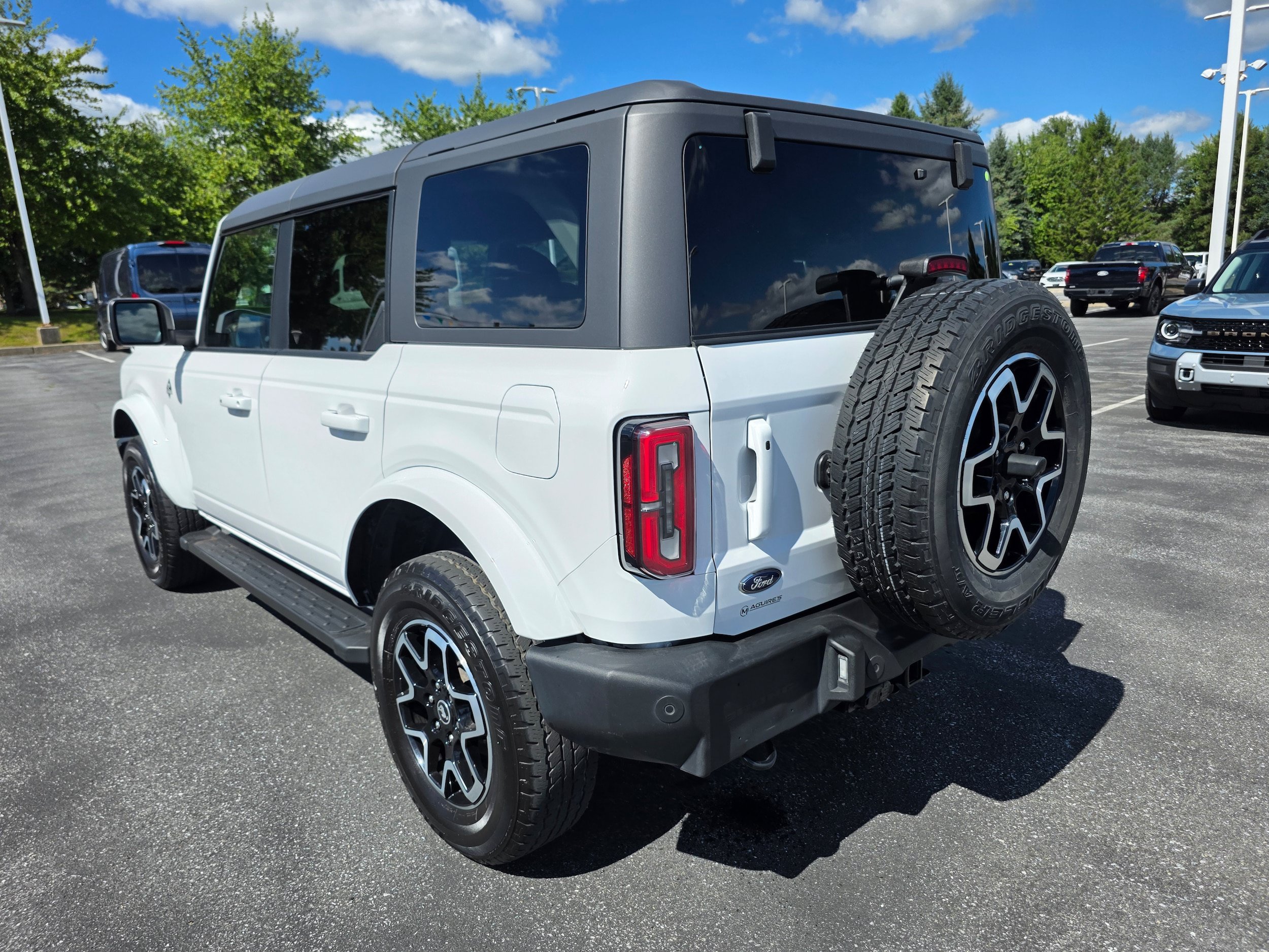 Certified 2023 Ford Bronco Outer Banks AWD/4WD image 3
