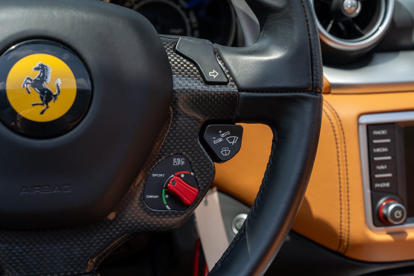 Used 2018 Ferrari California T RWD image 35