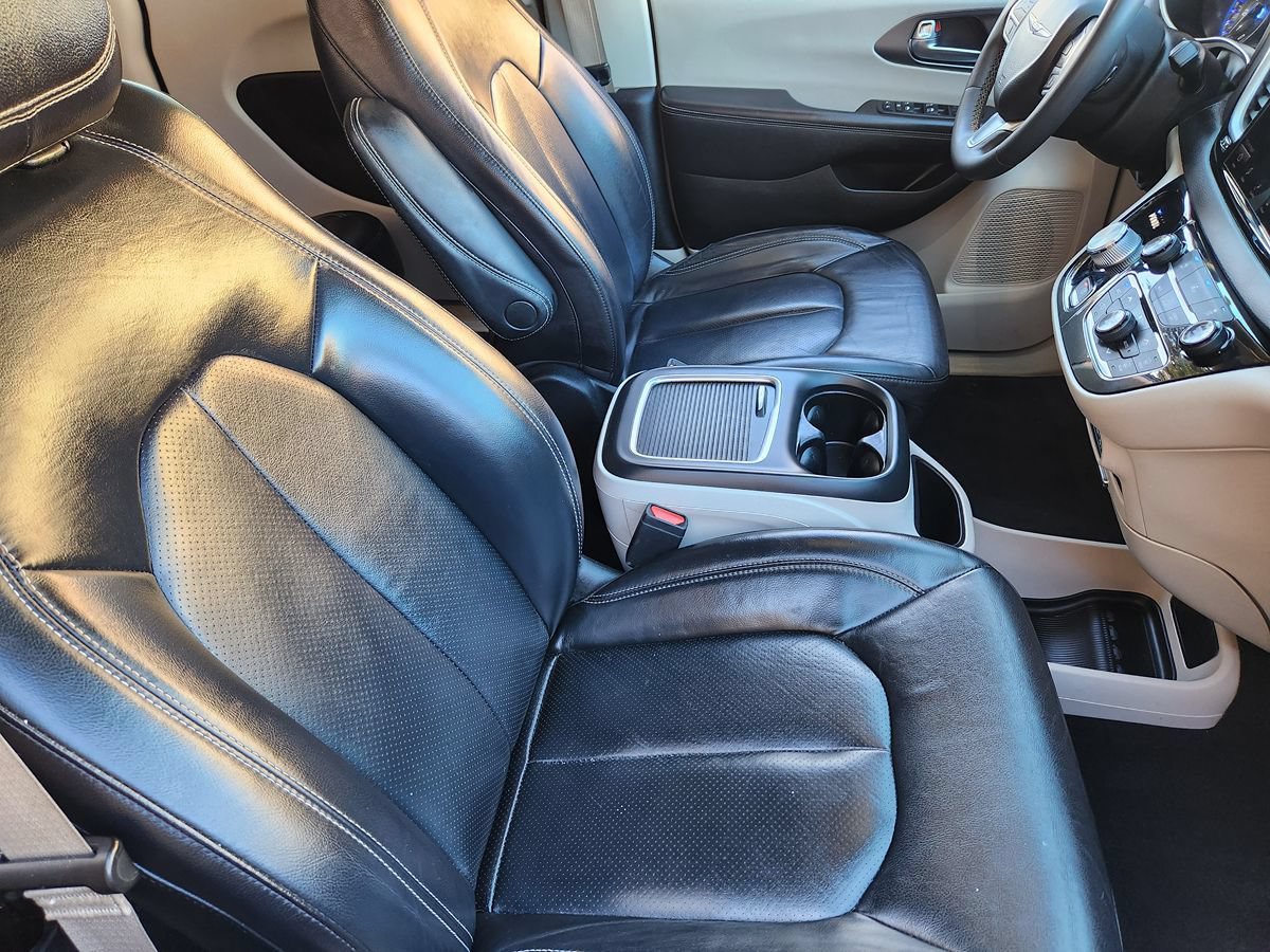 Used 2022 Chrysler Pacifica Touring-L FWD image 31