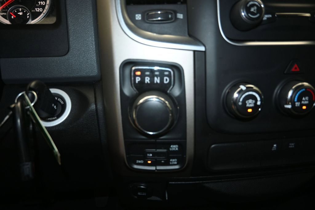 Used 2014 RAM 1500 Classic SLT AWD/4WD image 16