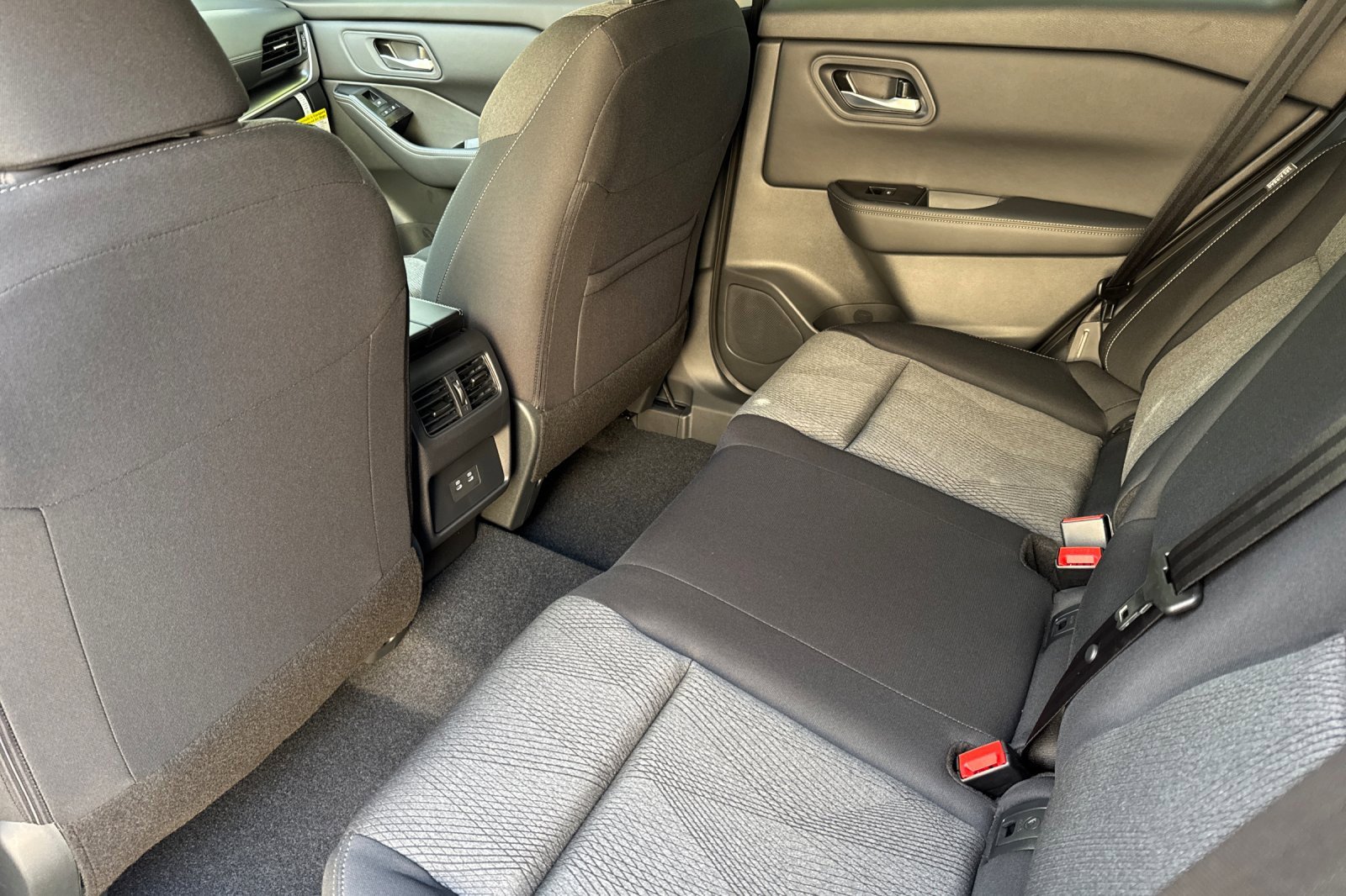 New 2026 Nissan Rogue SV image 9