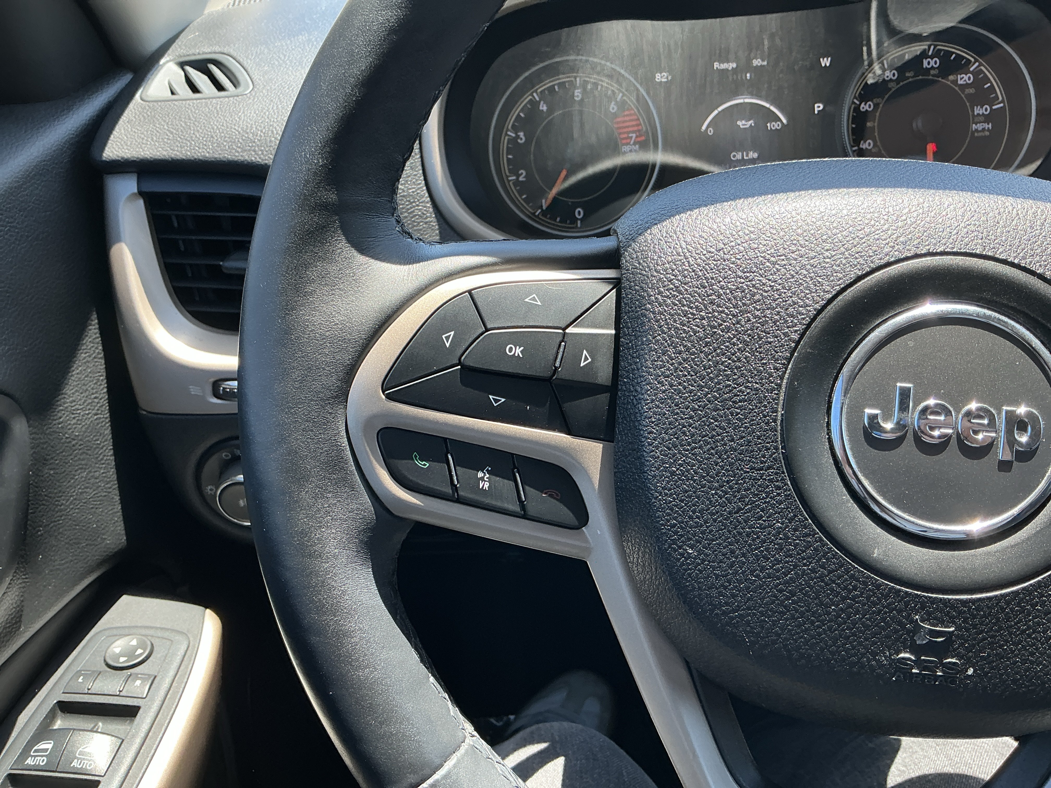 Used 2017 Jeep Cherokee High Altitude AWD/4WD image 21