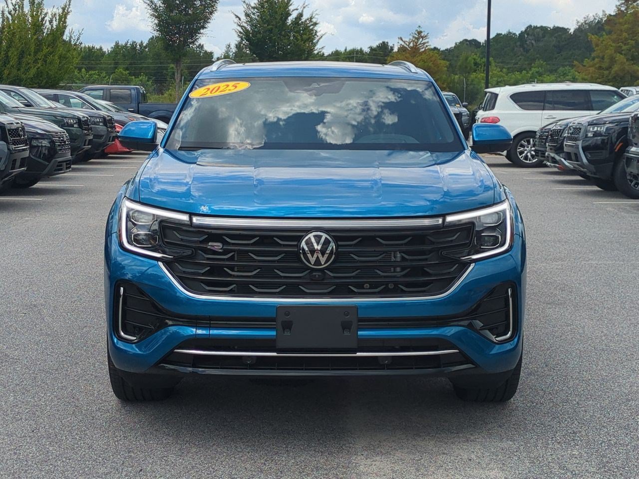 Used 2025 Volkswagen Atlas Cross Sport SEL Premium R-Line AWD/4WD image 9