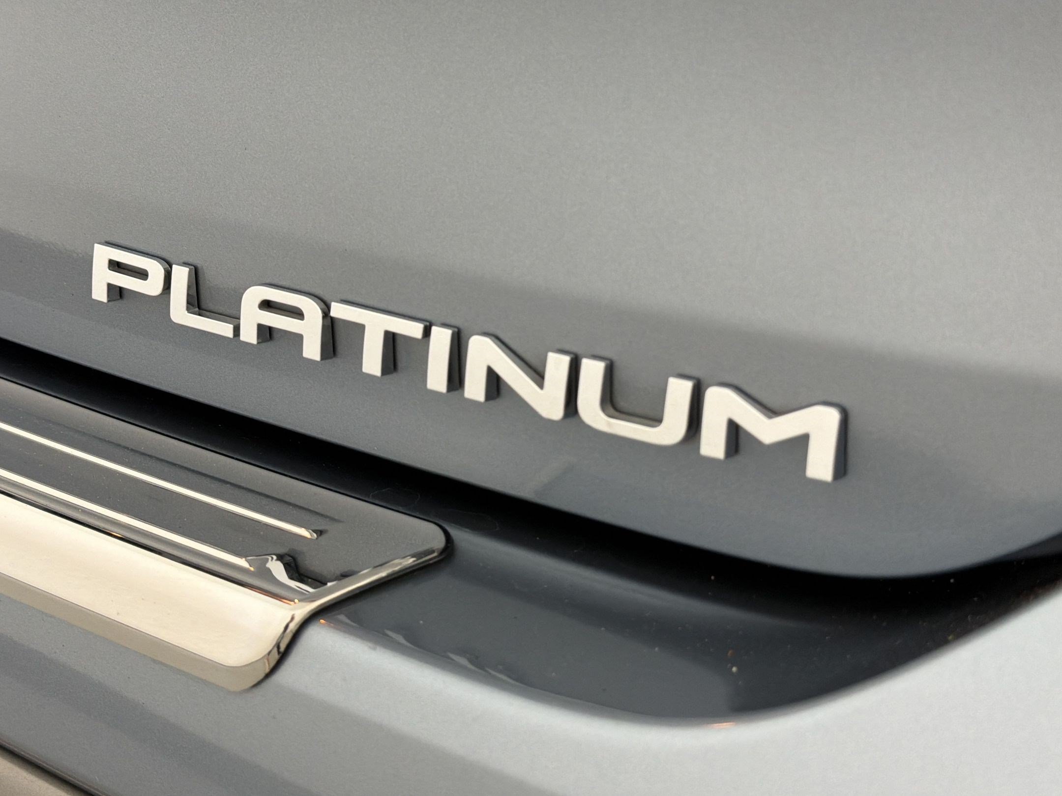 Used 2024 Toyota Highlander Platinum FWD image 34