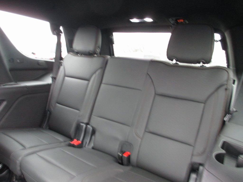 Used 2024 Chevrolet Tahoe High Country image 25