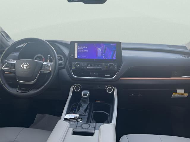 Used 2024 Toyota Grand Highlander Limited image 33