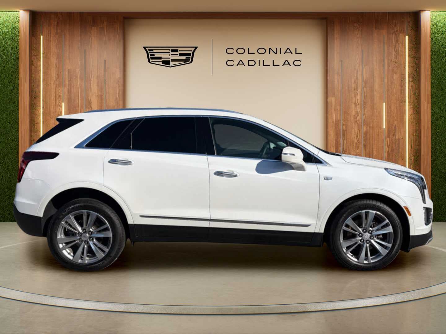 Used 2024 Cadillac XT5 Premium Luxury w/ LPO, Floor Liner Package AWD/4WD image 6